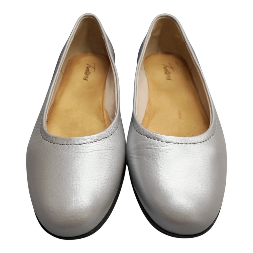 Trotters Darcey Ballet Flats Womens US Size 8 Silver Leather Comfort Slip On